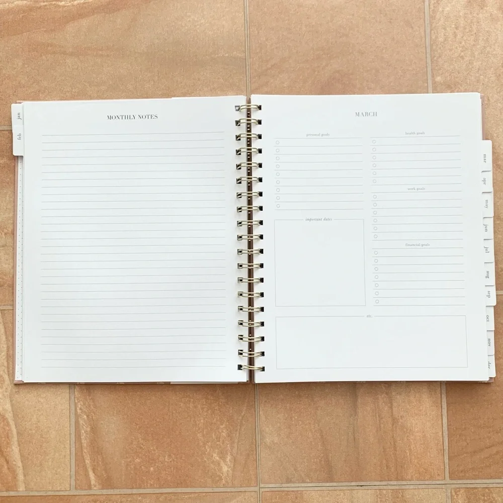 NWT Sugar Paper Pink & White Spiral Floral Weekly Monthly Agenda Planner 2026